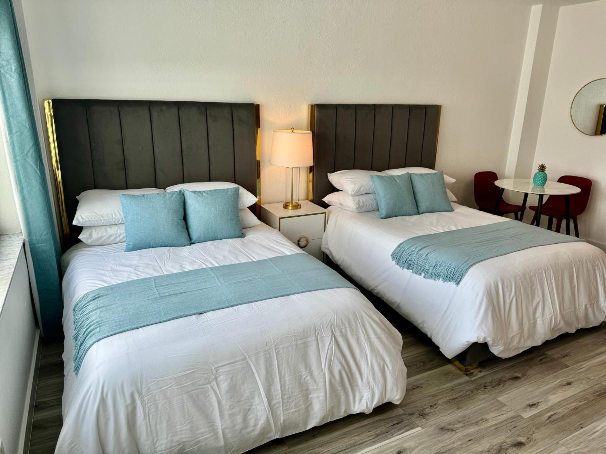 Directly On The Beach With Pool & Ocean View Маями Бийч Екстериор снимка