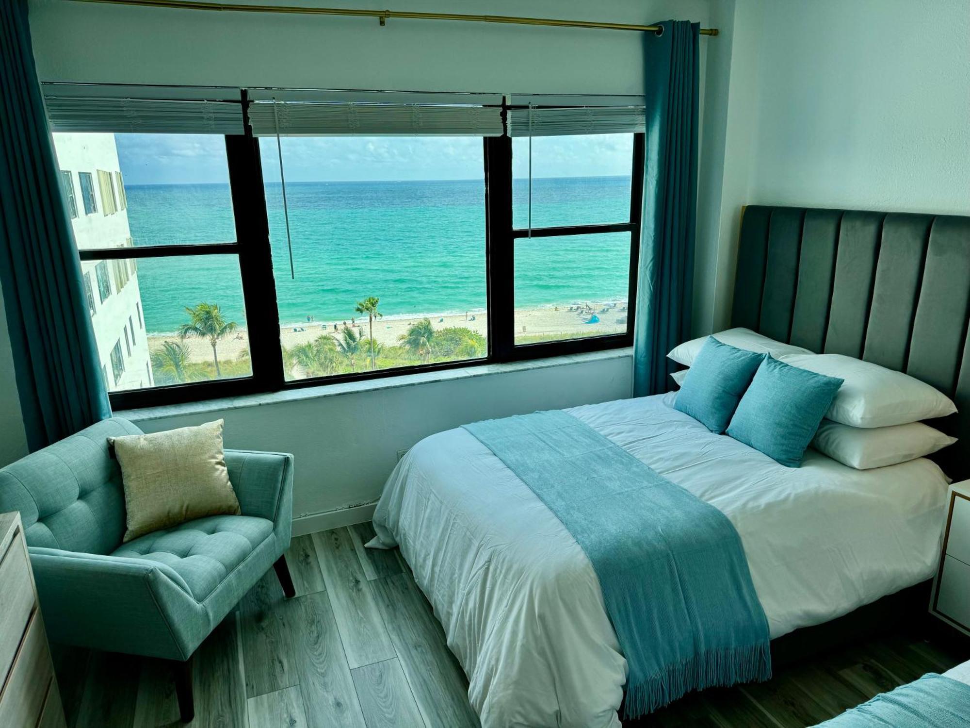 Directly On The Beach With Pool & Ocean View Маями Бийч Екстериор снимка