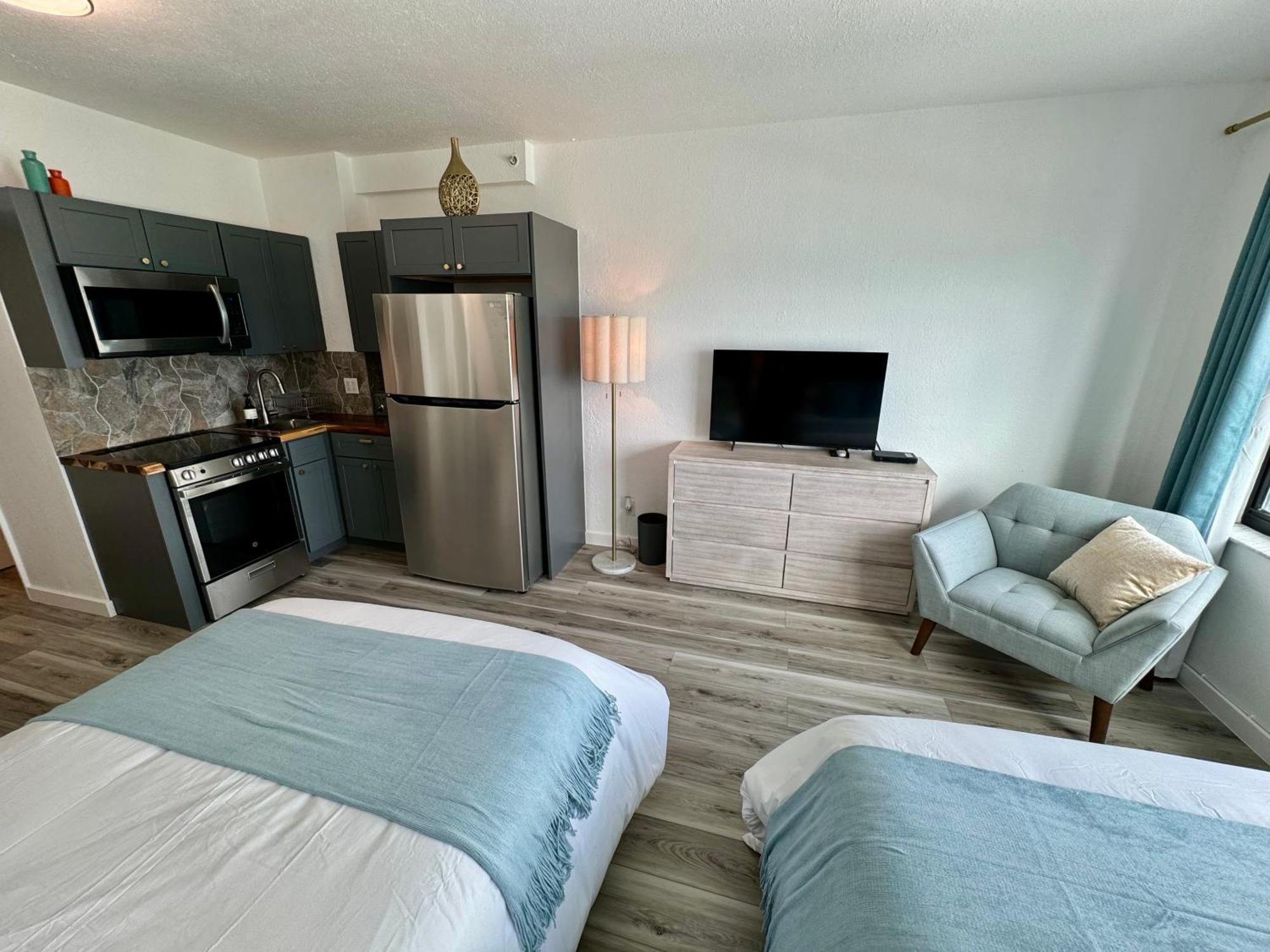 Directly On The Beach With Pool & Ocean View Маями Бийч Екстериор снимка