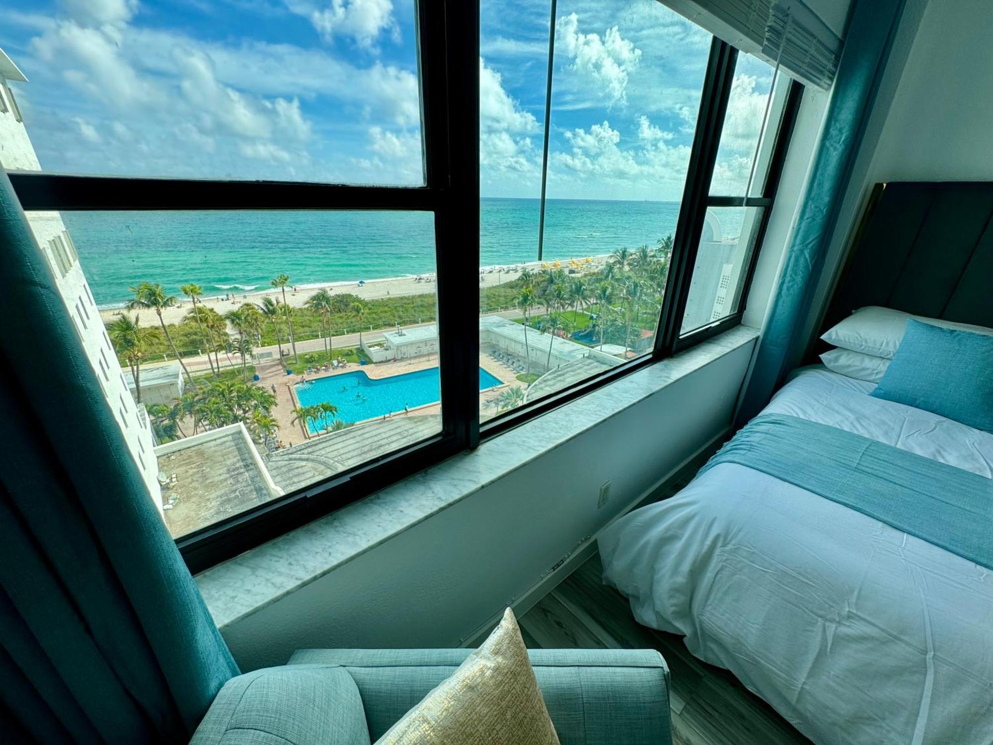 Directly On The Beach With Pool & Ocean View Маями Бийч Екстериор снимка