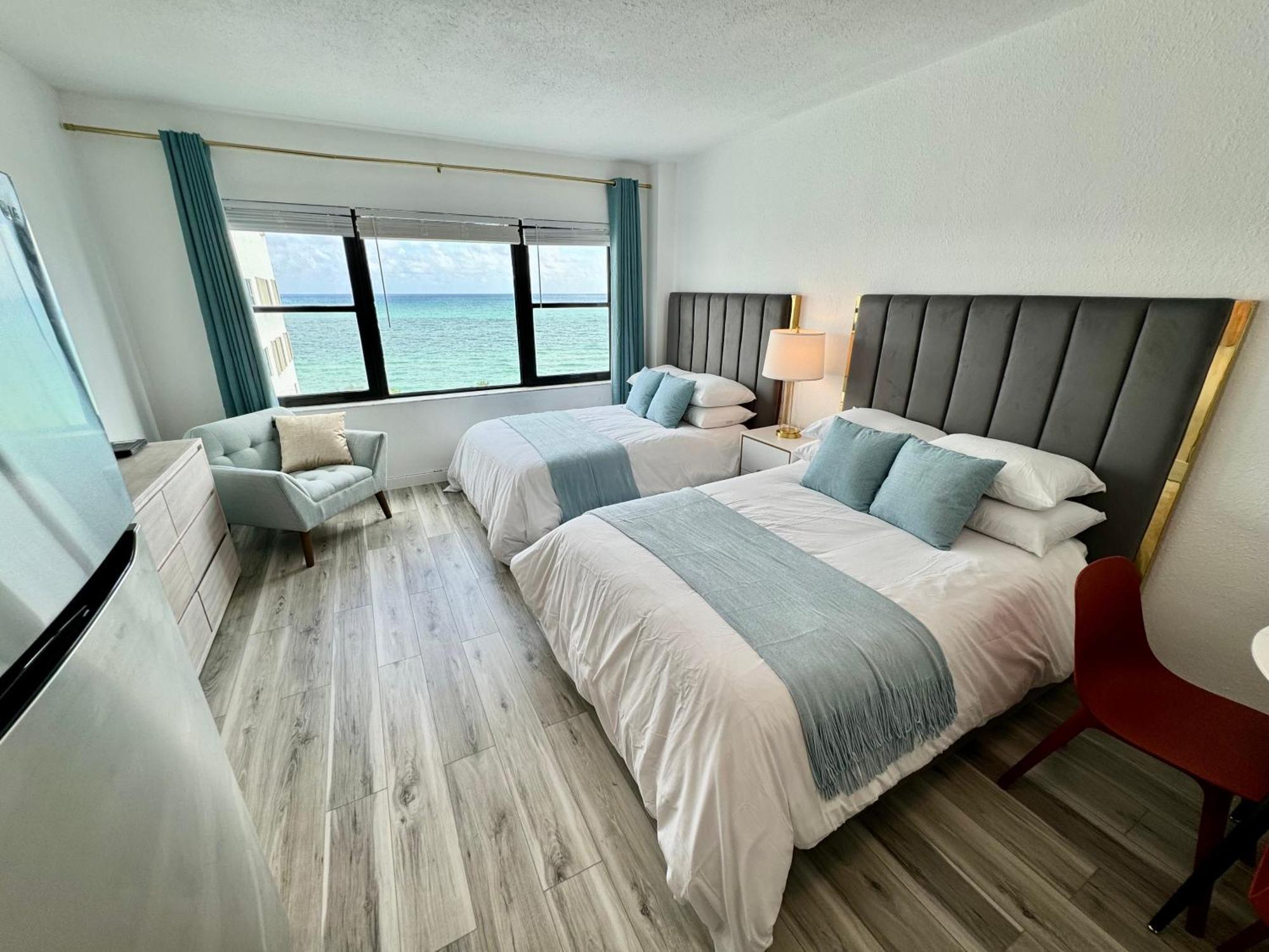 Directly On The Beach With Pool & Ocean View Маями Бийч Екстериор снимка